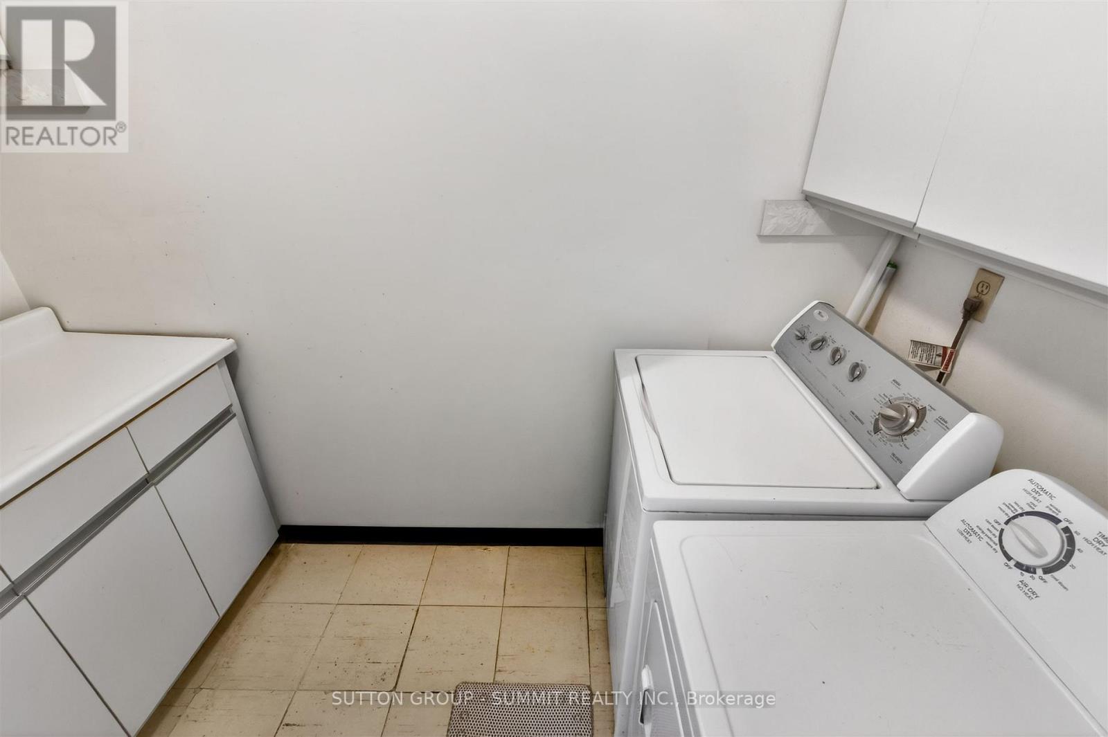#1606 1535 LAKESHORE ROAD E - 18