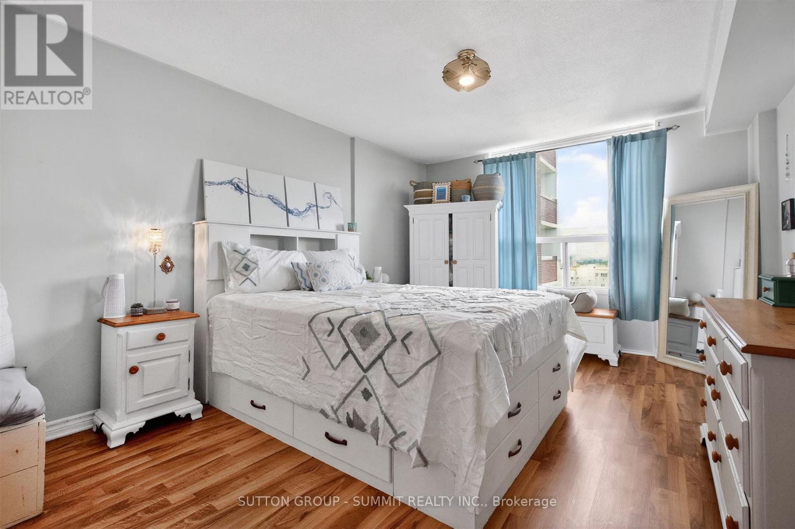 #1606 1535 LAKESHORE ROAD E - 19