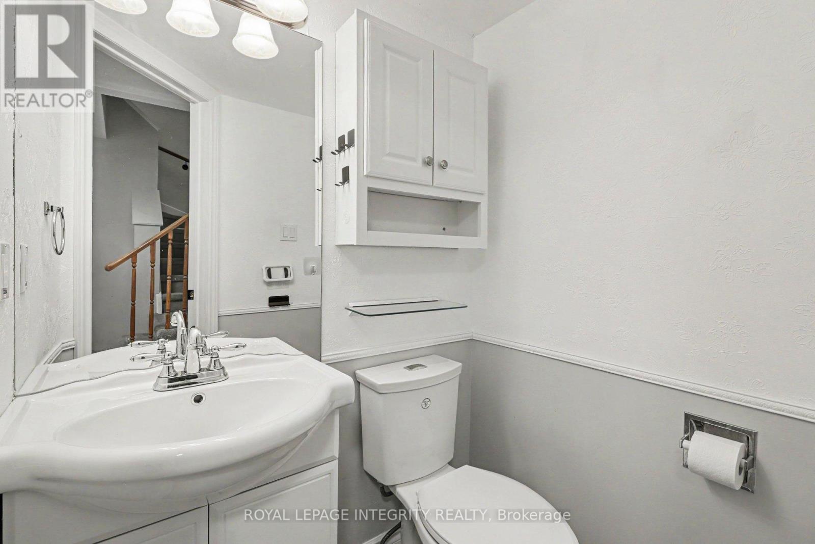 3 Bed, 2 Bath House for Sale in Ottawa – 1511 THURLOW STREET, Ottawa – MLS# X13428776 - Image 16