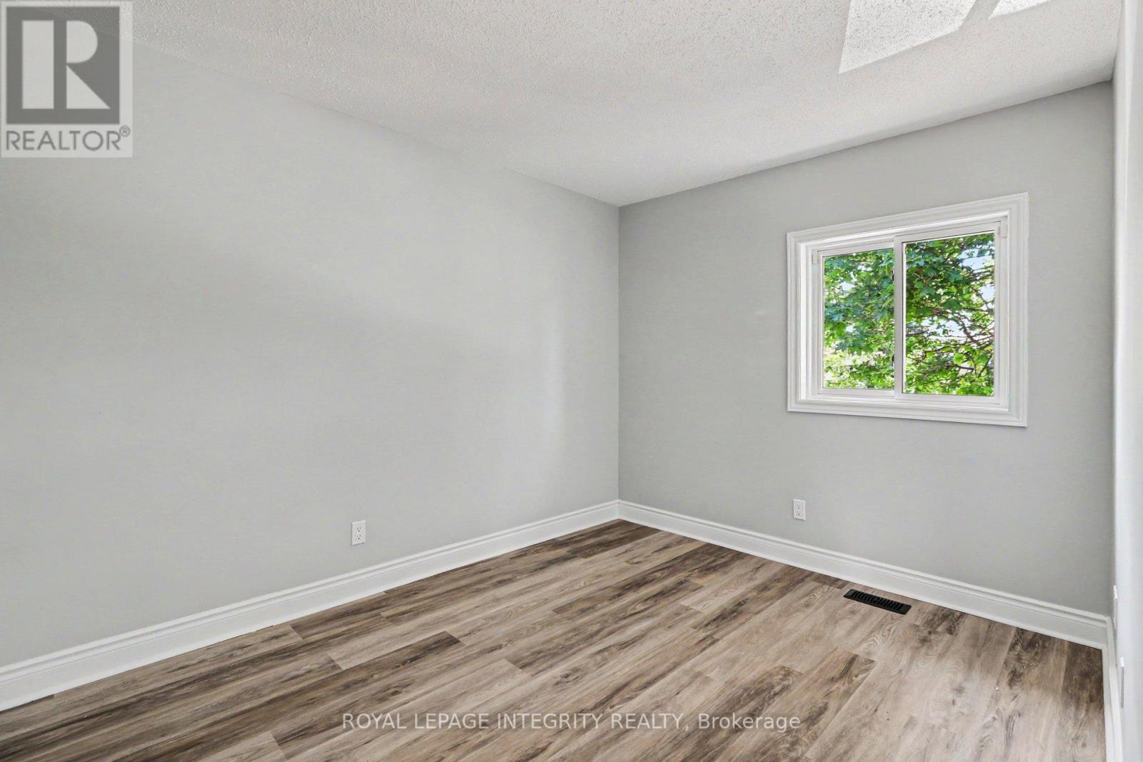 3 Bed, 2 Bath House for Sale in Ottawa – 1511 THURLOW STREET, Ottawa – MLS# X13428776 - Image 22