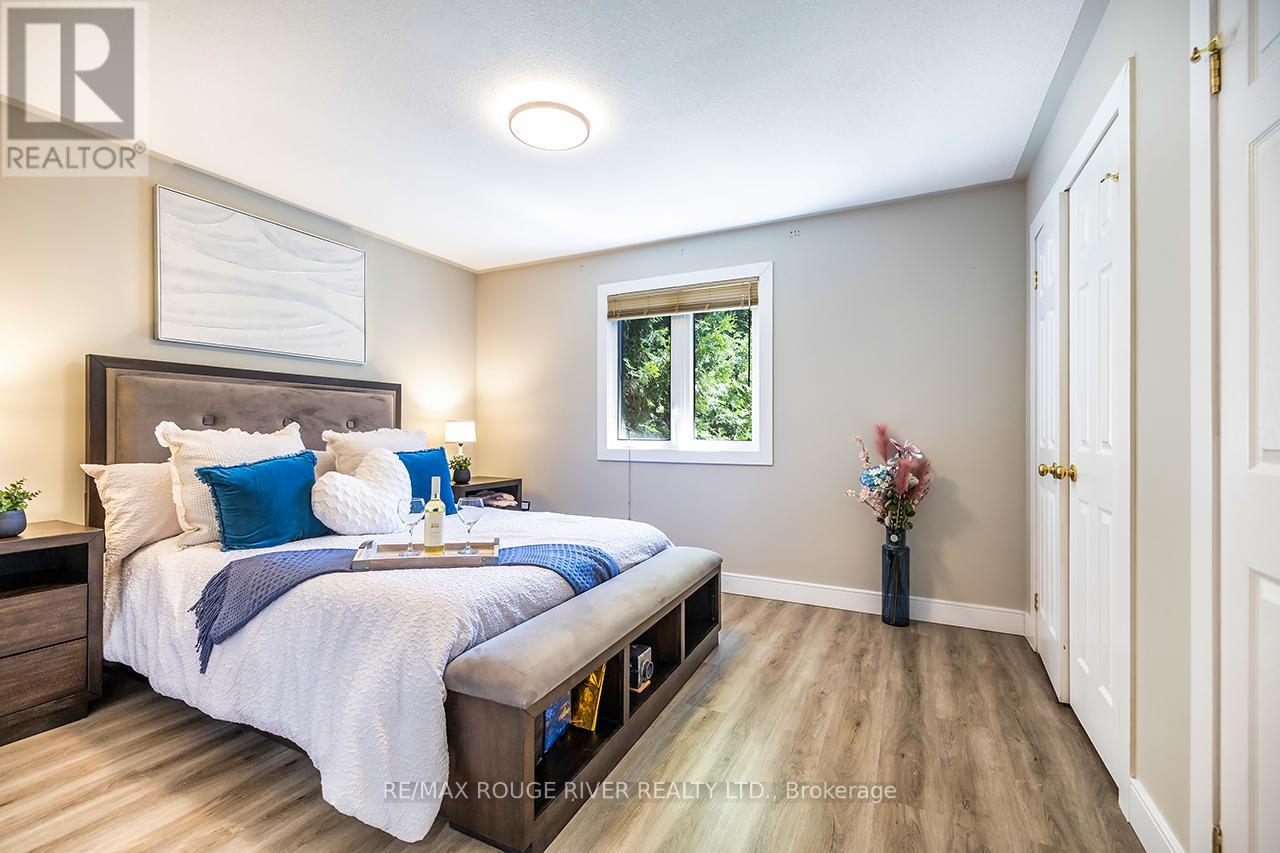 640 PINEWOOD DRIVE - 18