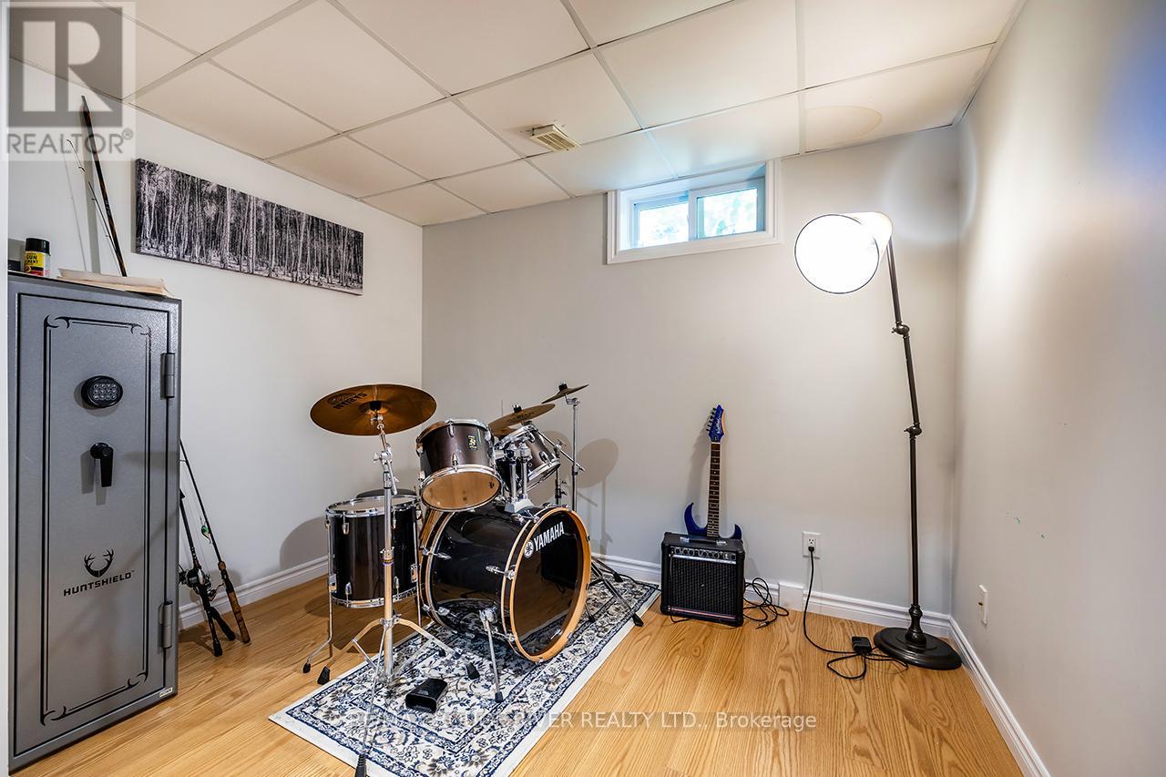 640 PINEWOOD DRIVE - 31