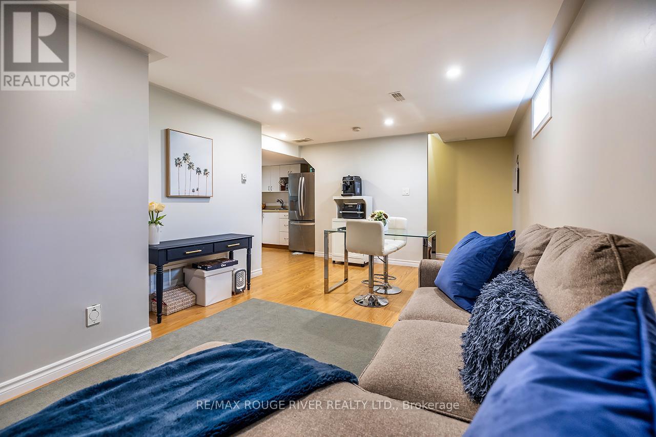 640 PINEWOOD DRIVE - 35