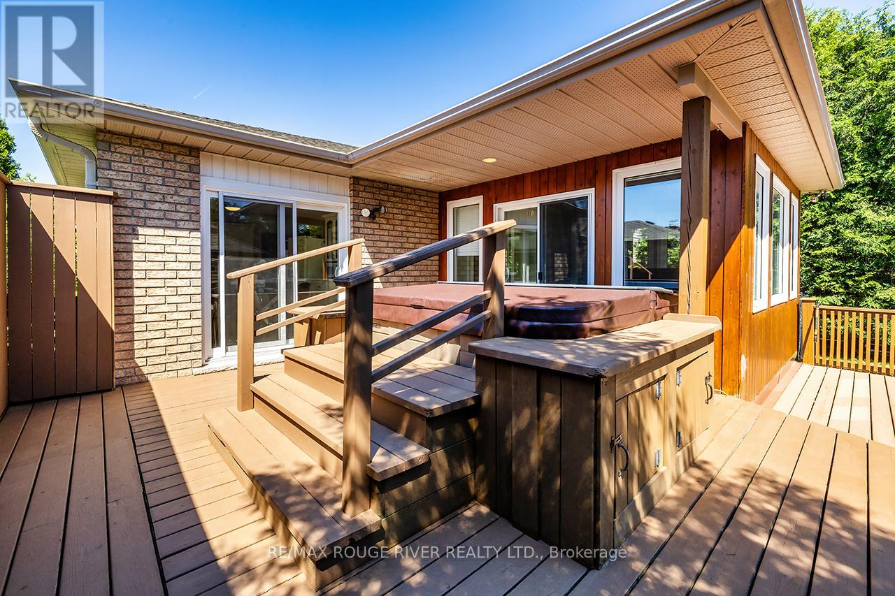 640 PINEWOOD DRIVE - 38