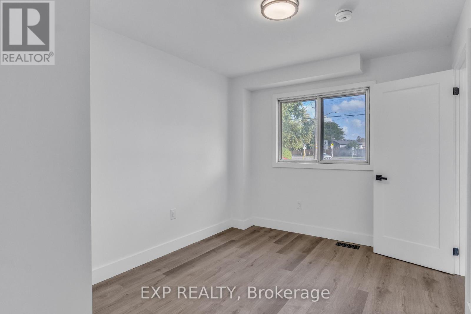 113 GREEN ROAD - 12