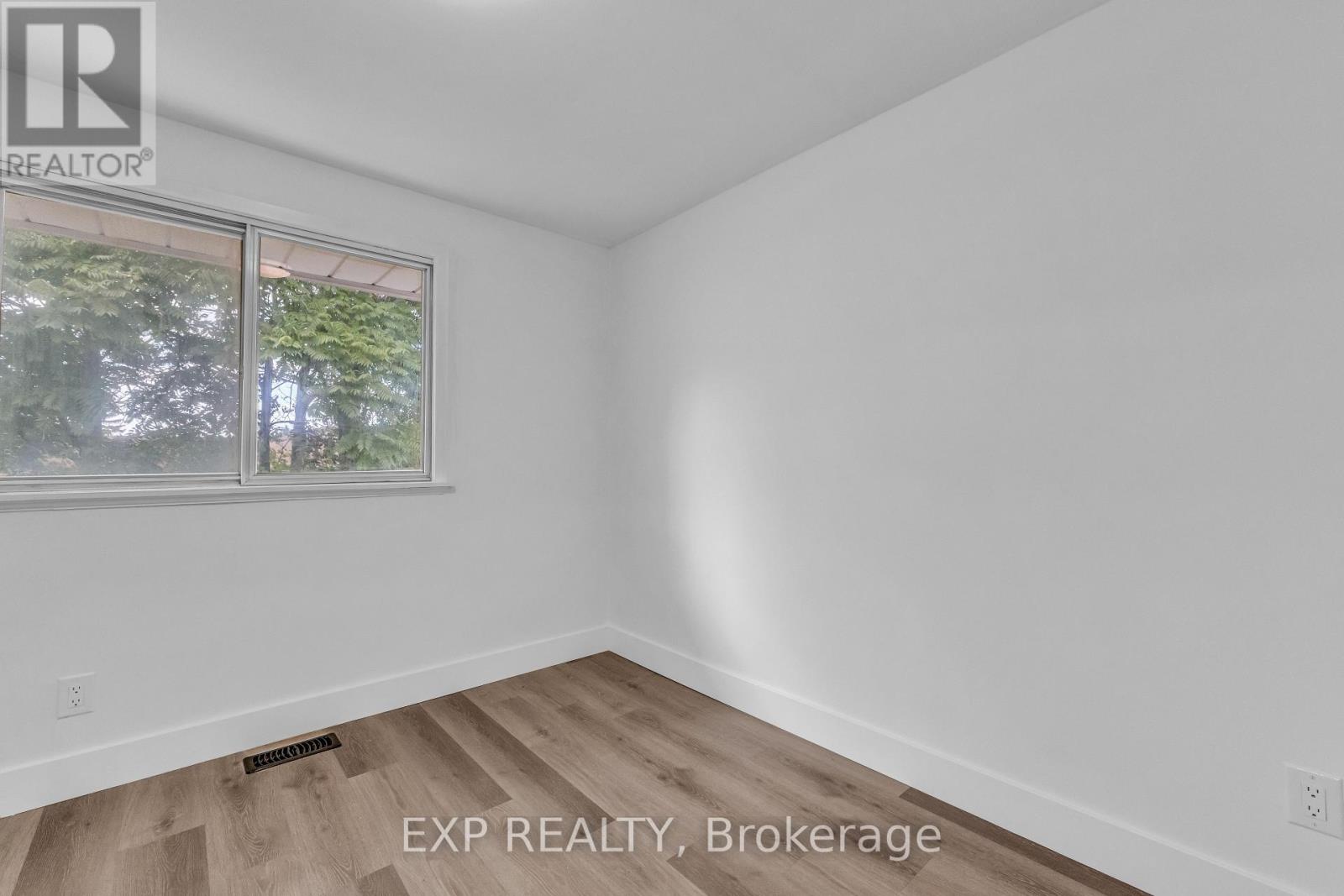 113 GREEN ROAD - 13