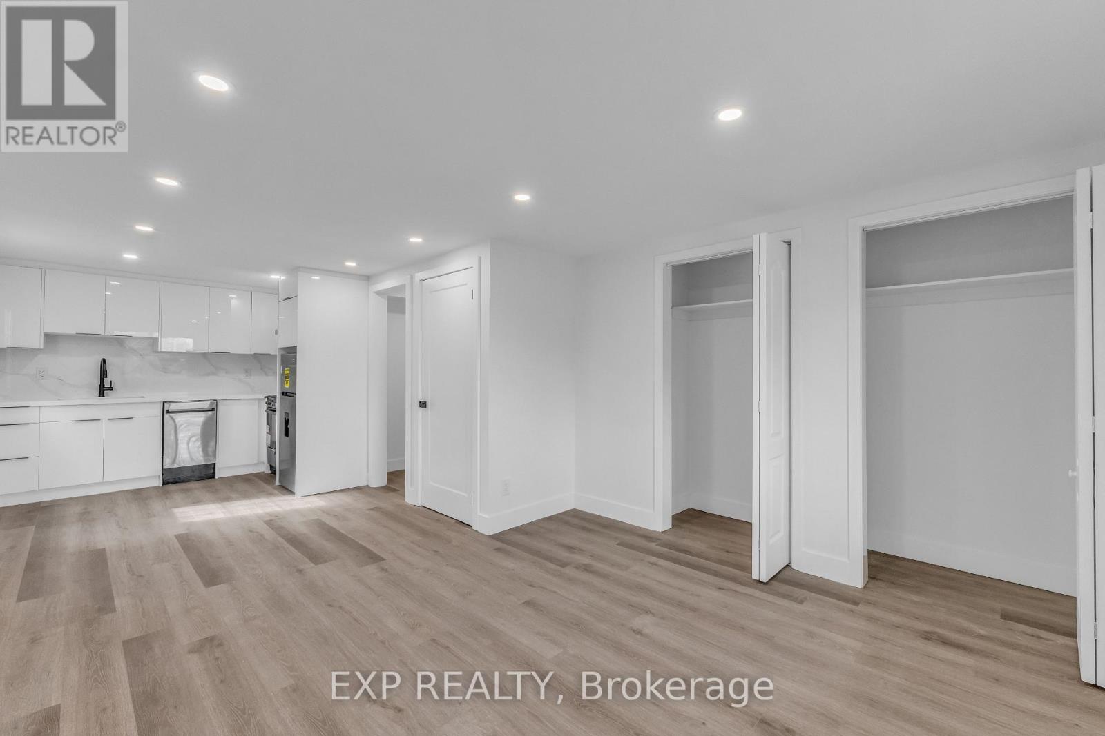 113 GREEN ROAD - 22