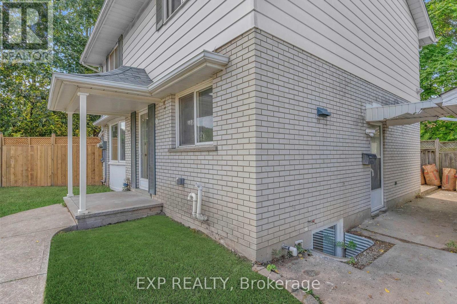 113 GREEN ROAD - 27