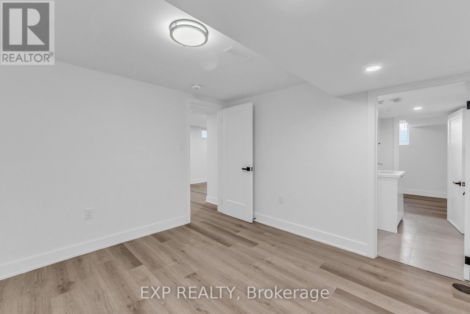 113 GREEN ROAD - 37