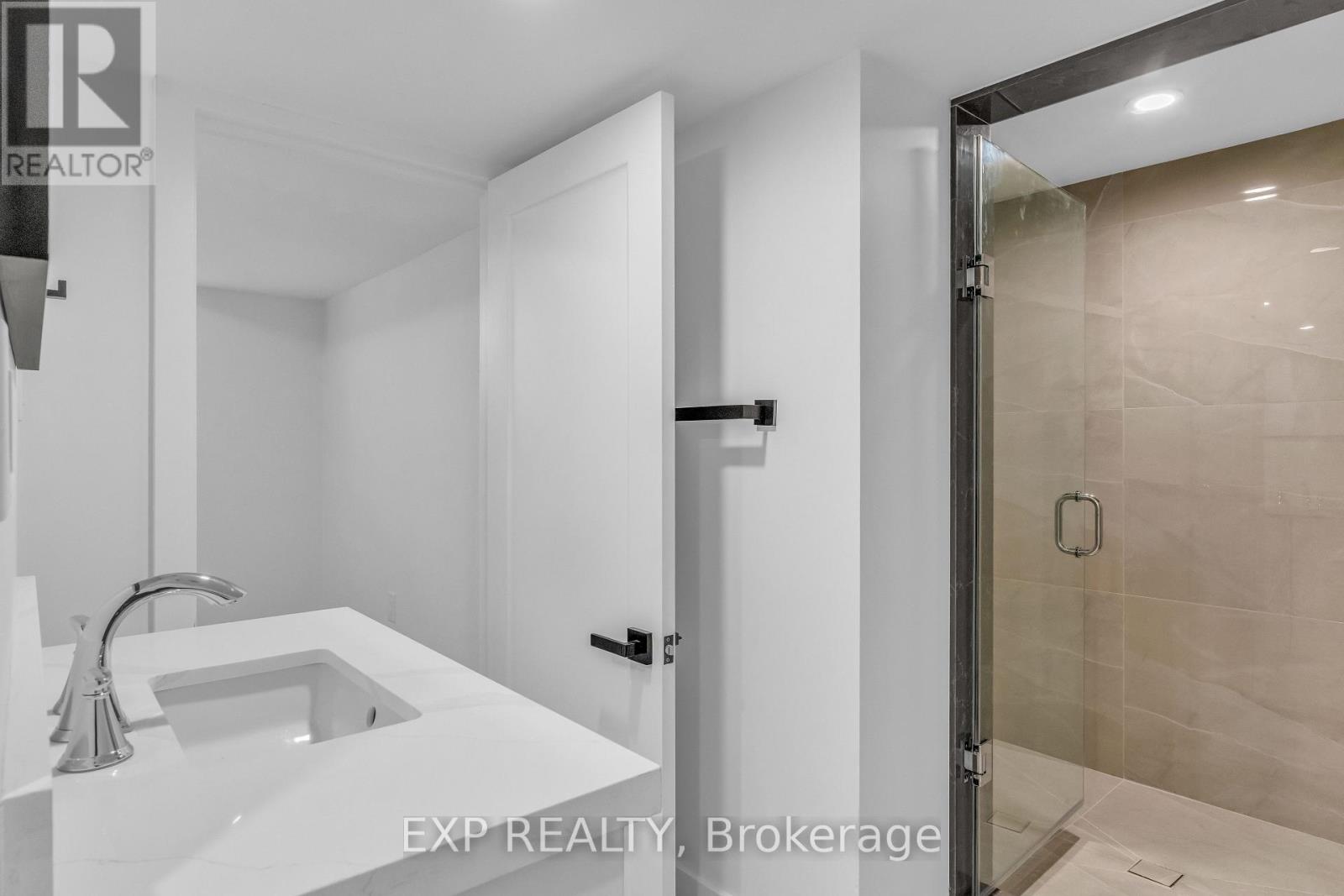 113 GREEN ROAD - 38
