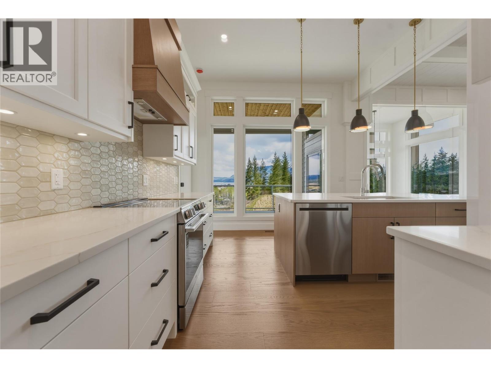 931 25 Avenue SW - 4