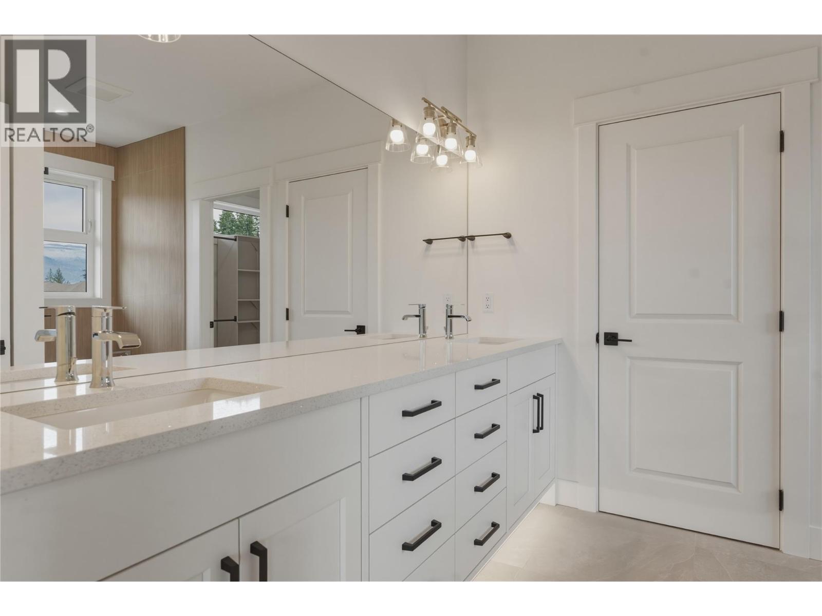 931 25 Avenue SW - 7
