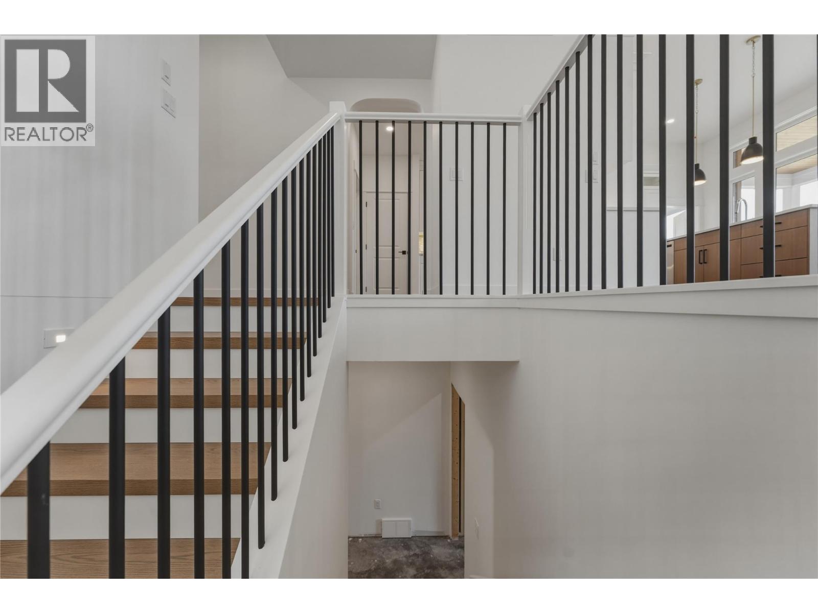 931 25 Avenue SW - 9