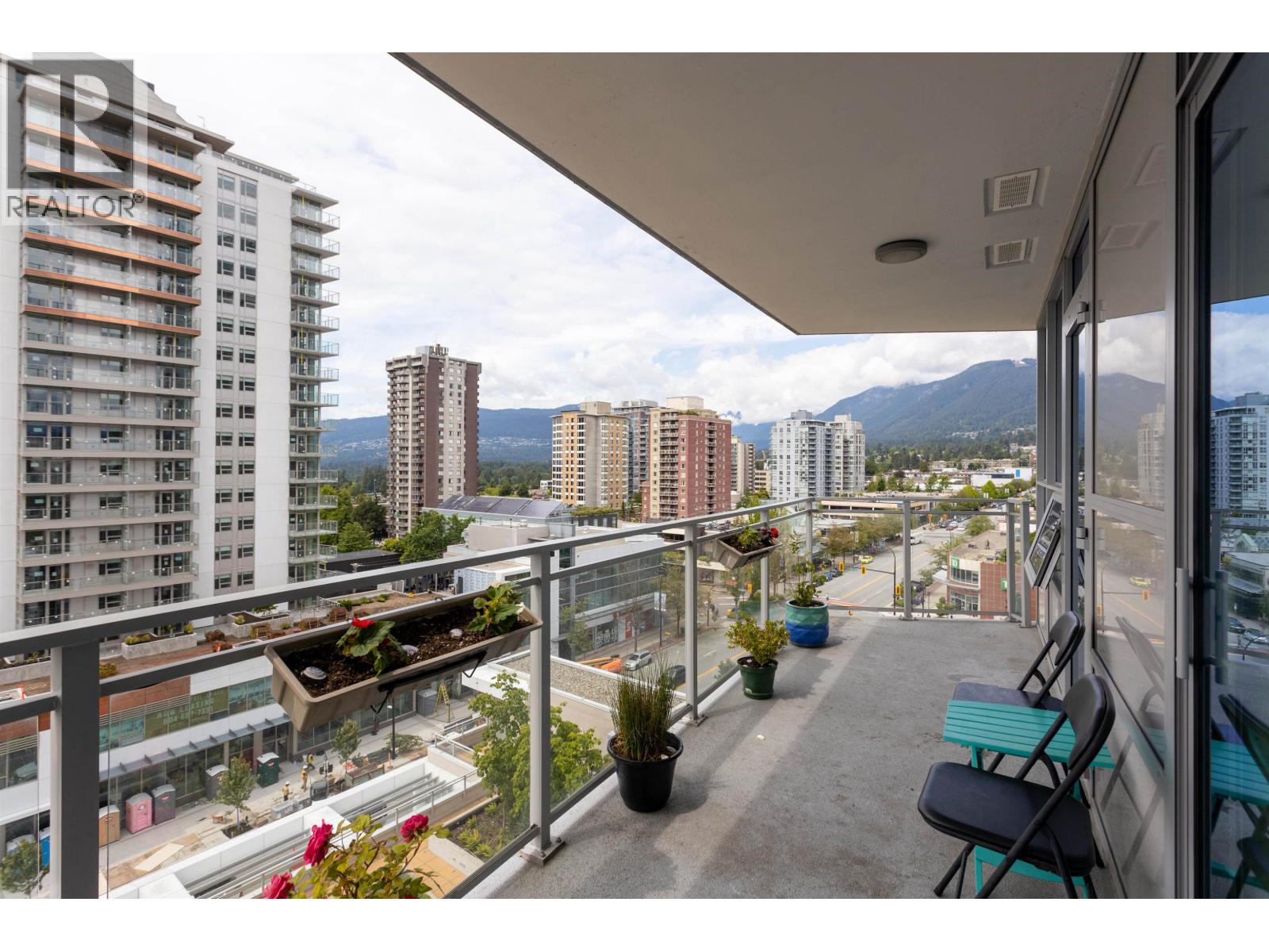 707 112 E 13TH STREET, North Vancouver