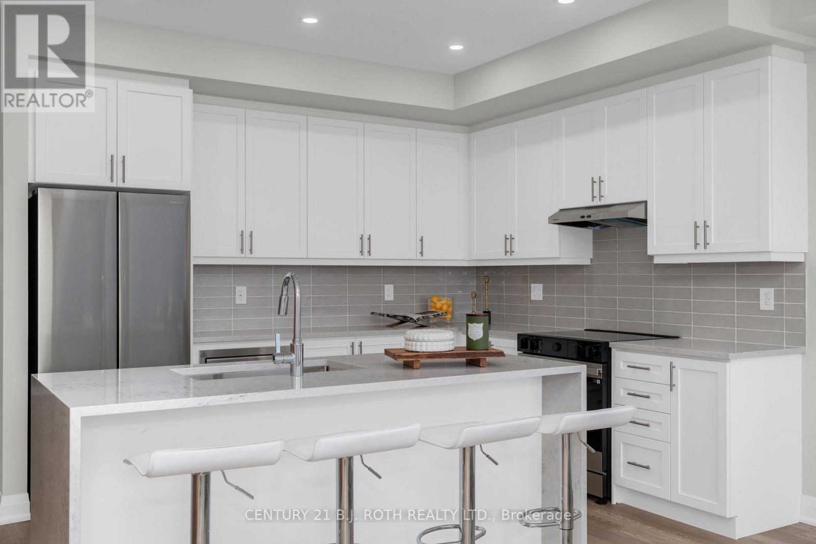 89 LIGHTFOOT DRIVE - 12