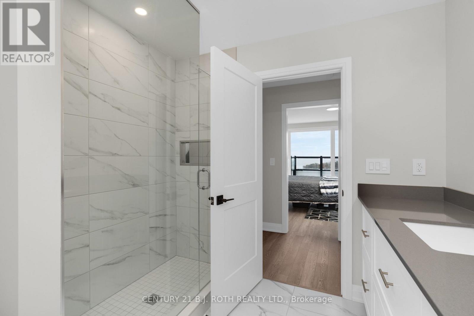 89 LIGHTFOOT DRIVE - 33