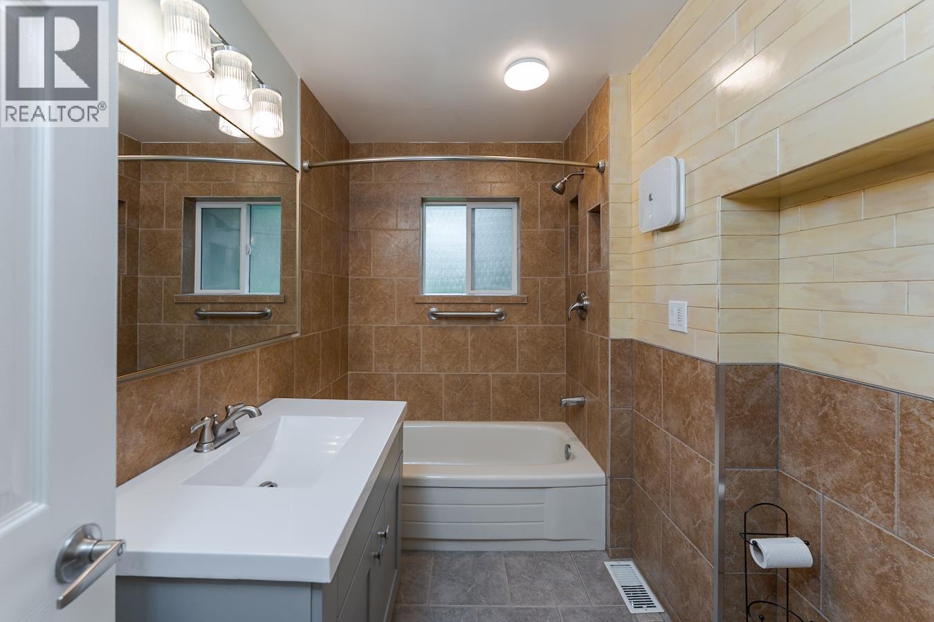 3910 E KENWORTH ROAD - 17