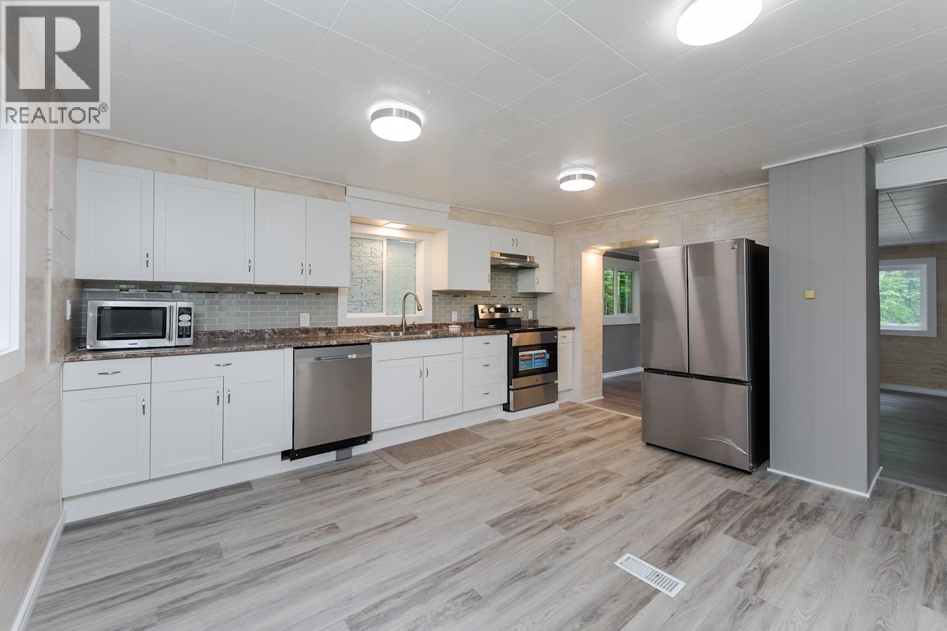 3910 E KENWORTH ROAD - 5