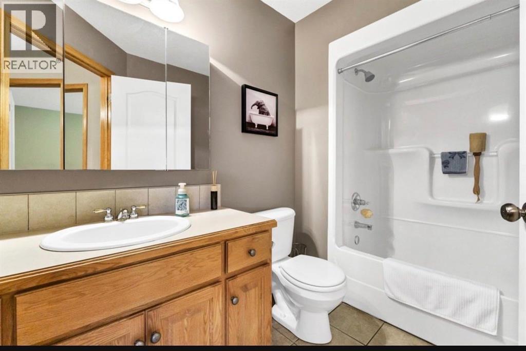 94 Perry Crescent NE — photo 31