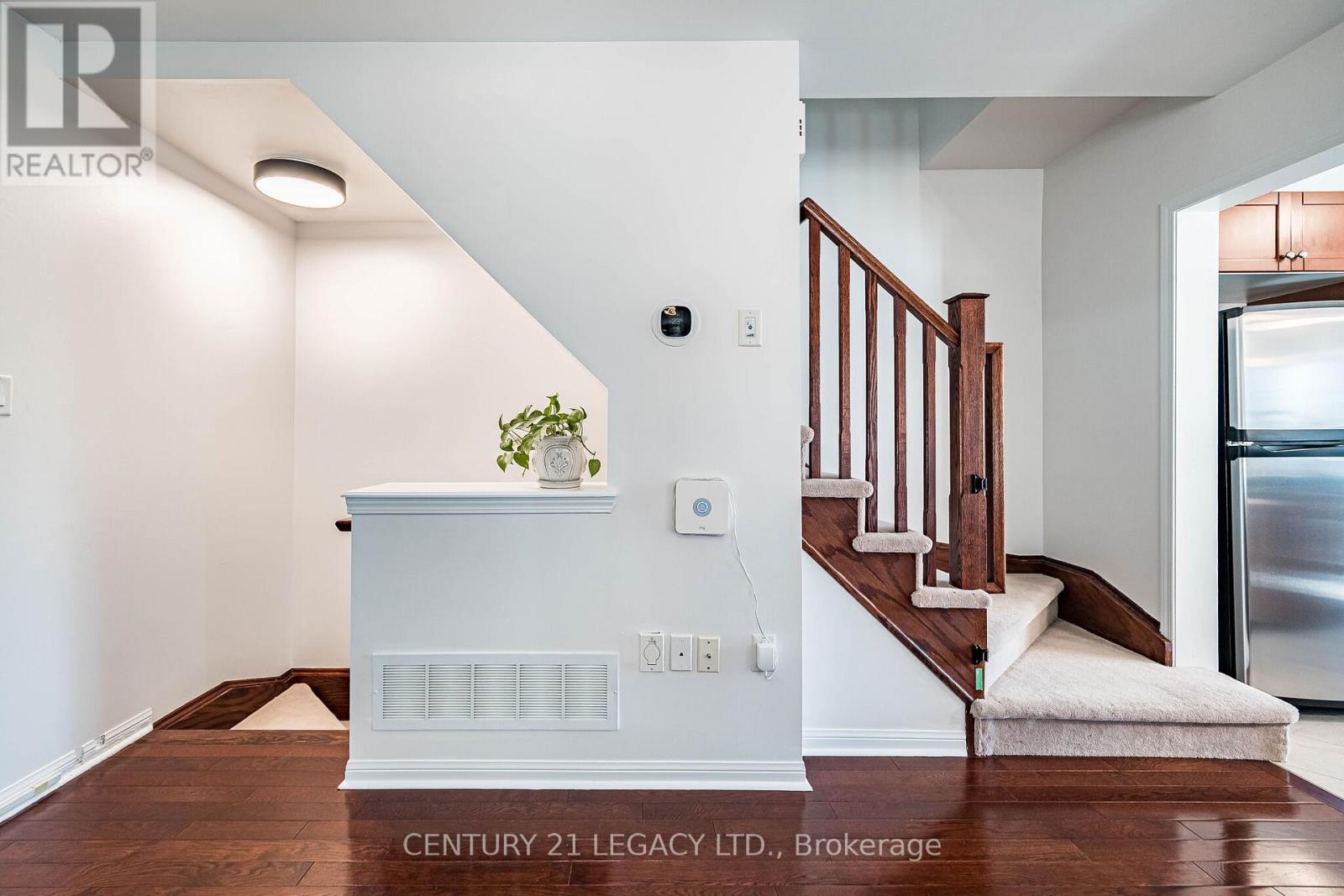 579 SPEYER CIRCLE N - 10