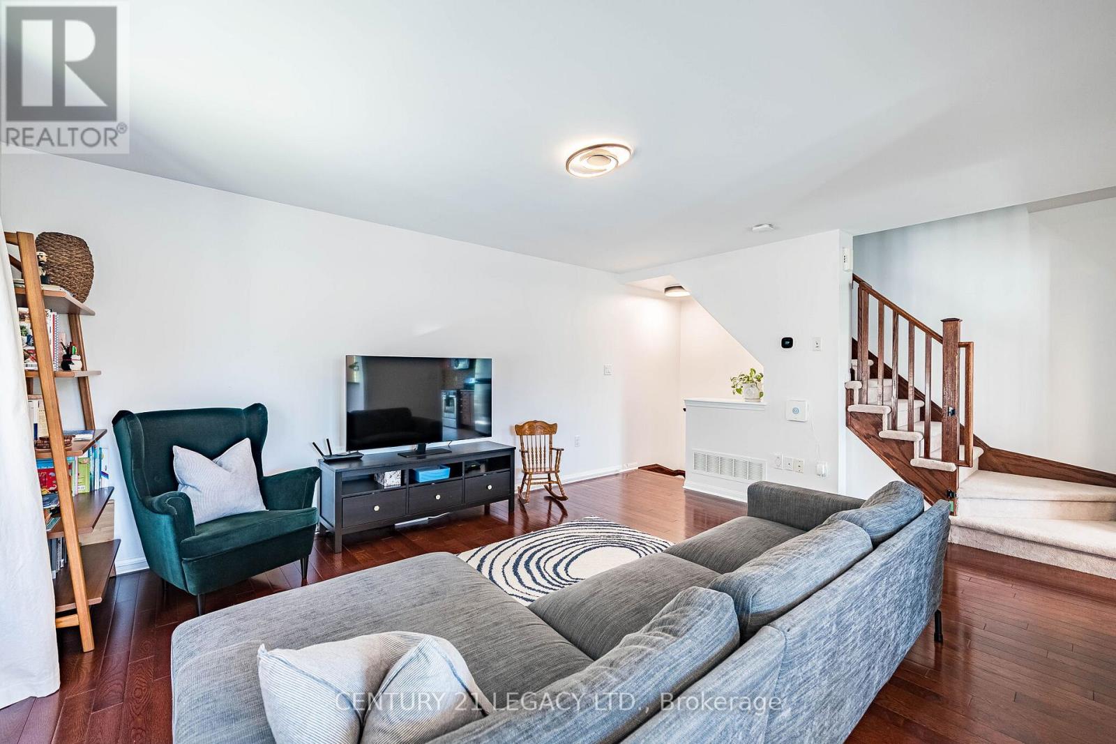 579 SPEYER CIRCLE N - 14