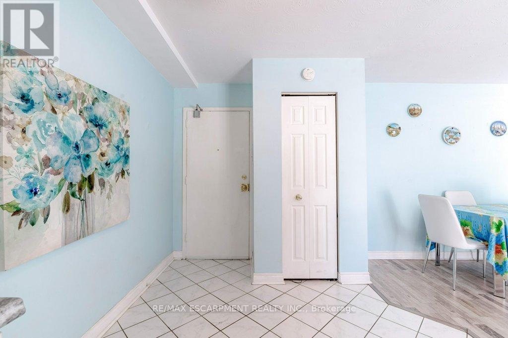#17 2373 KING STREET E - 5