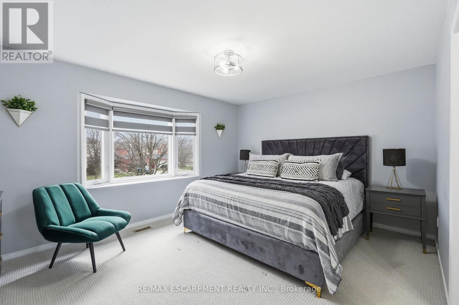 6 WOODCROFT CRESCENT - 20