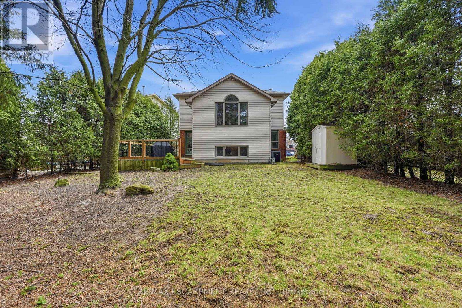 6 WOODCROFT CRESCENT - 35
