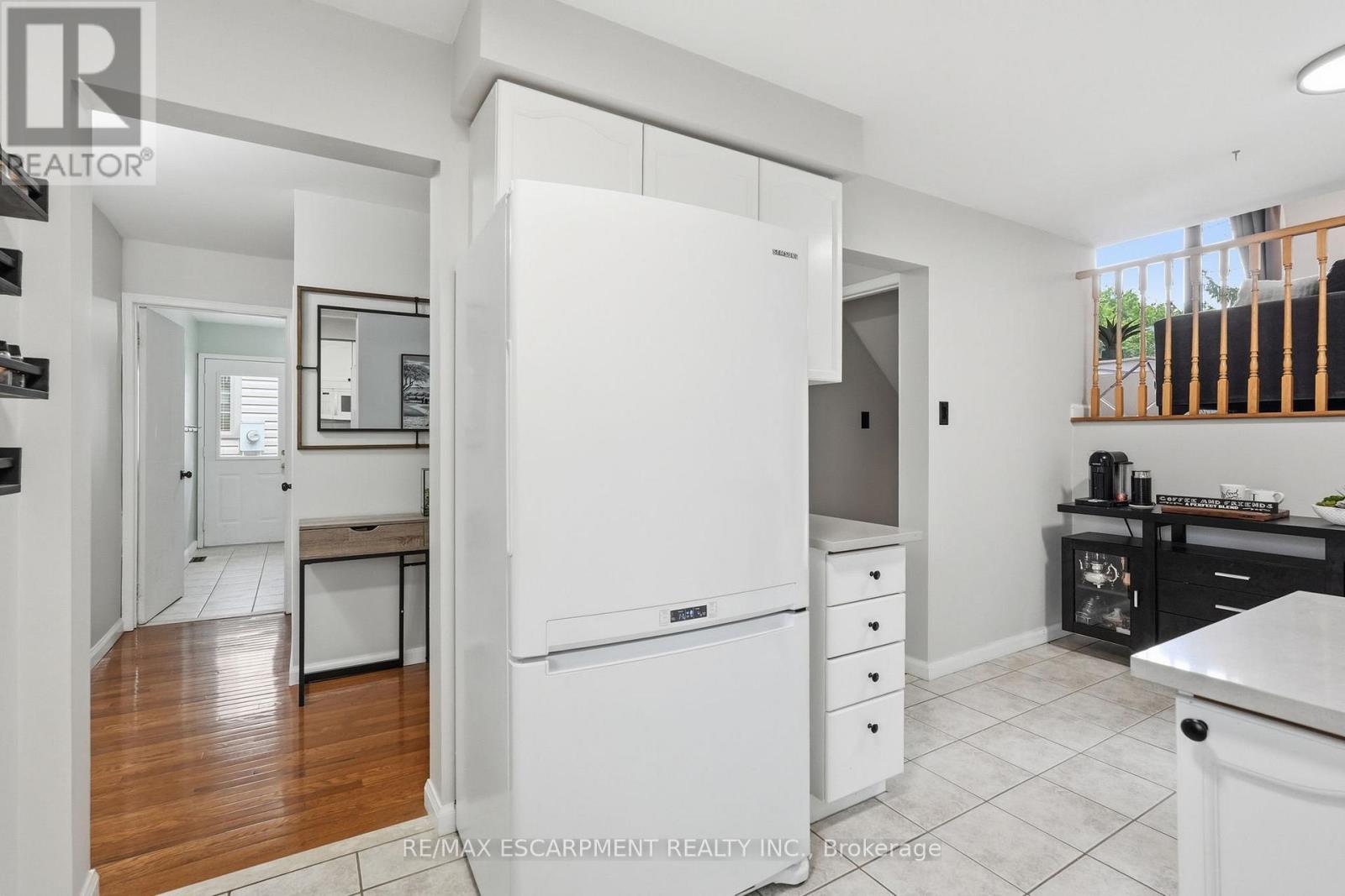 6 WOODCROFT CRESCENT - 9