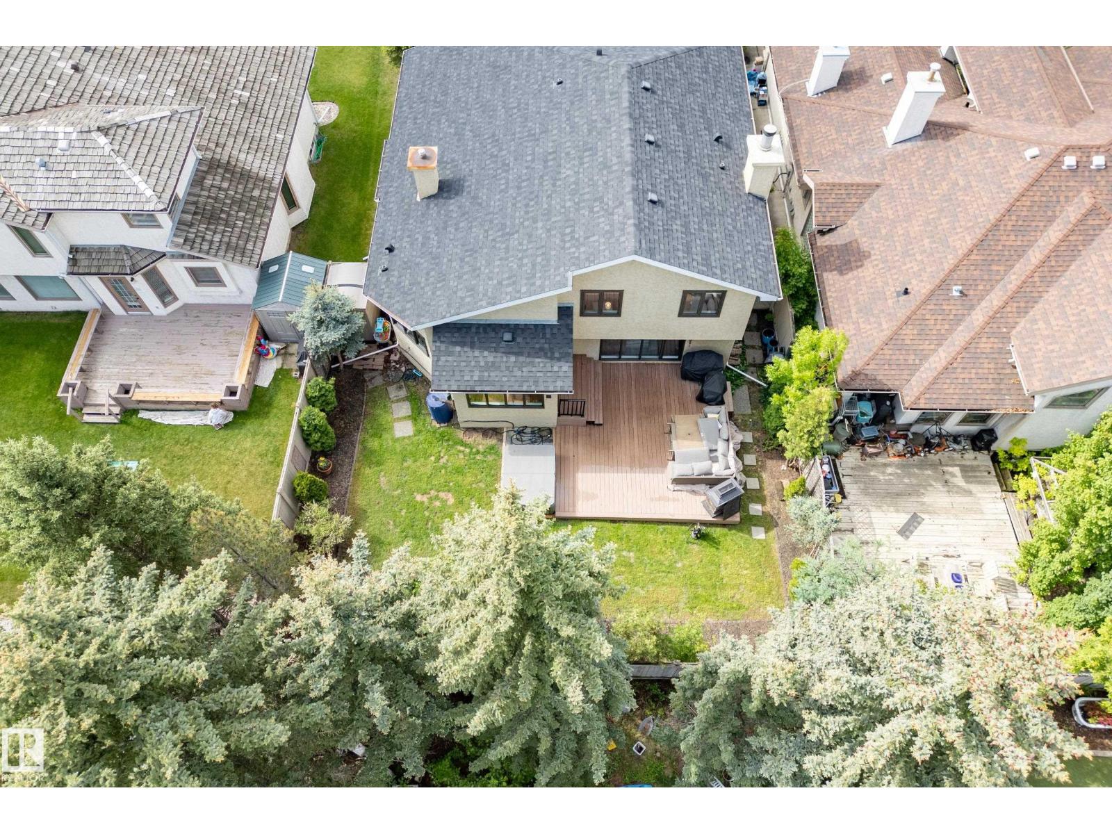 11256 10 AV NW — photo 50