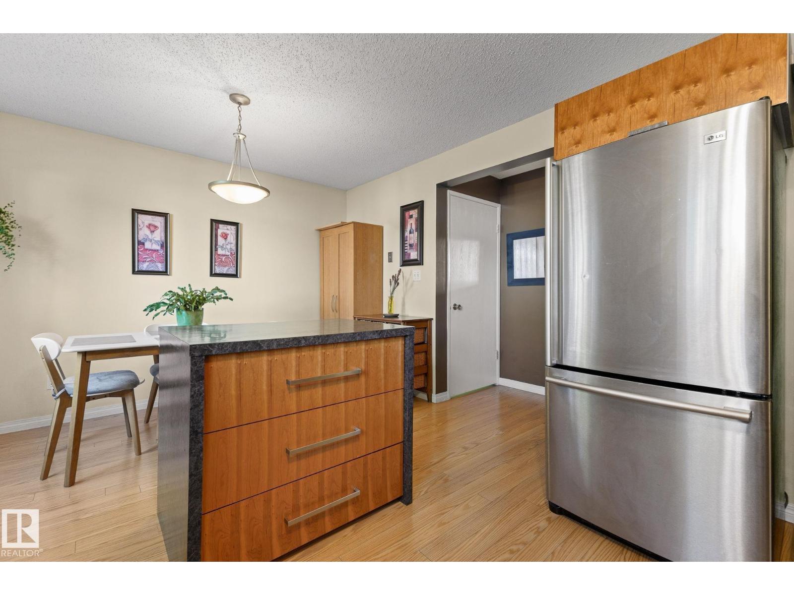 17132 103 ST NW - 12