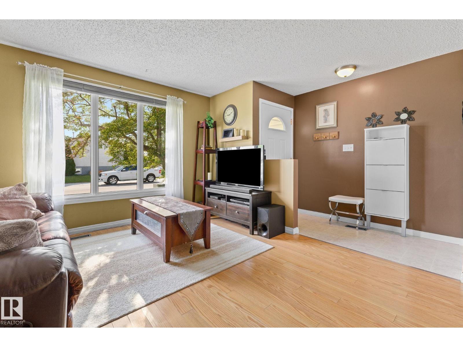 17132 103 ST NW - 5