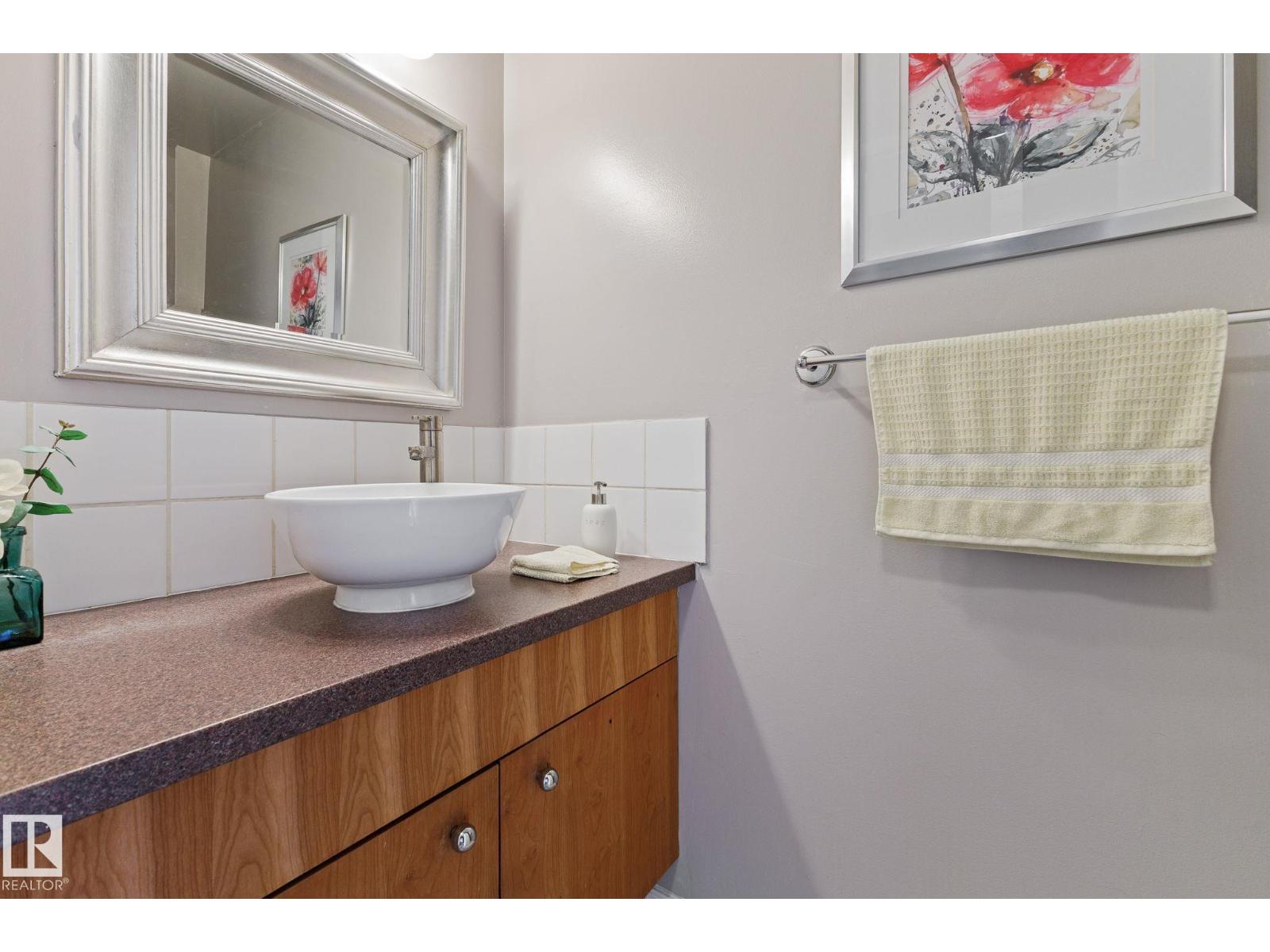 17132 103 ST NW - 15