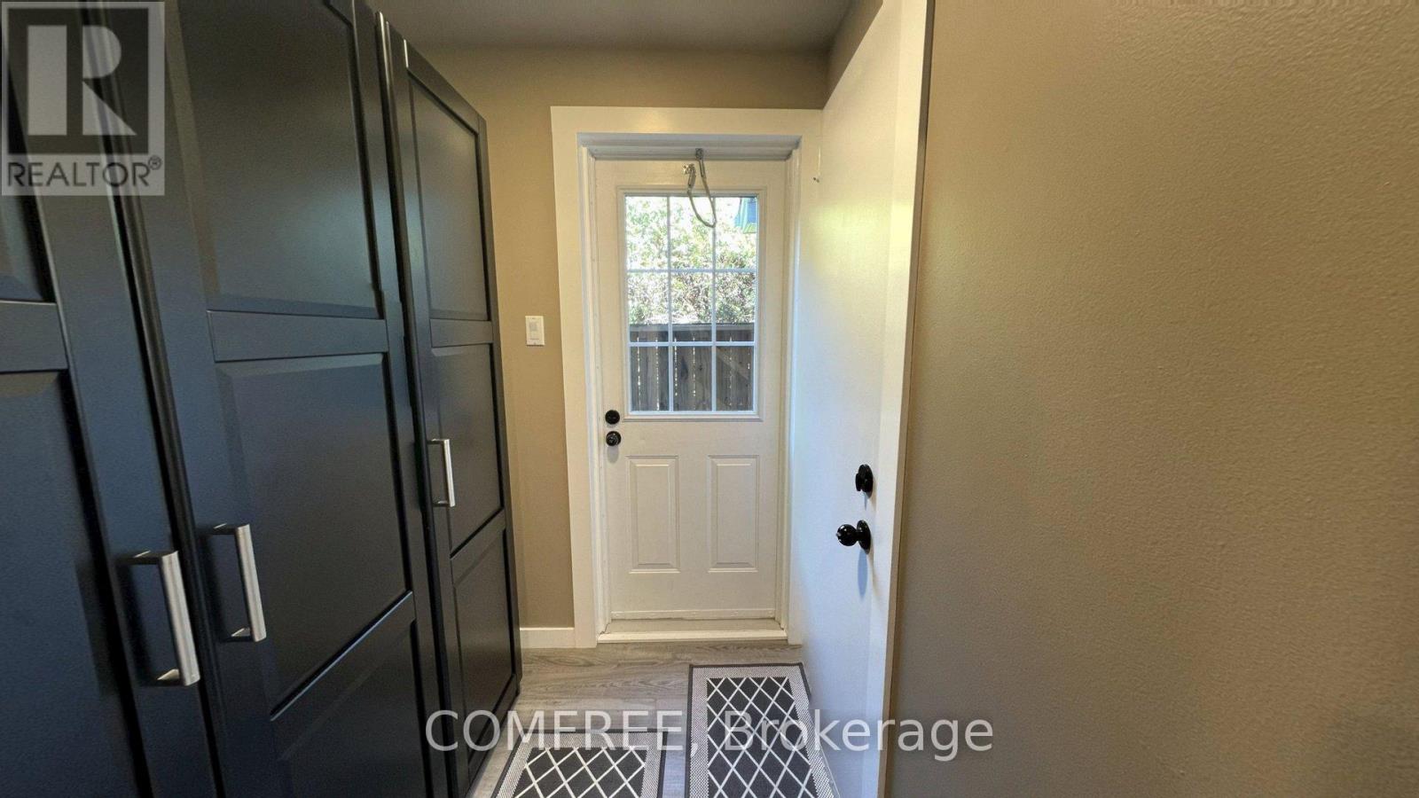 2093 BOAKE STREET - 11