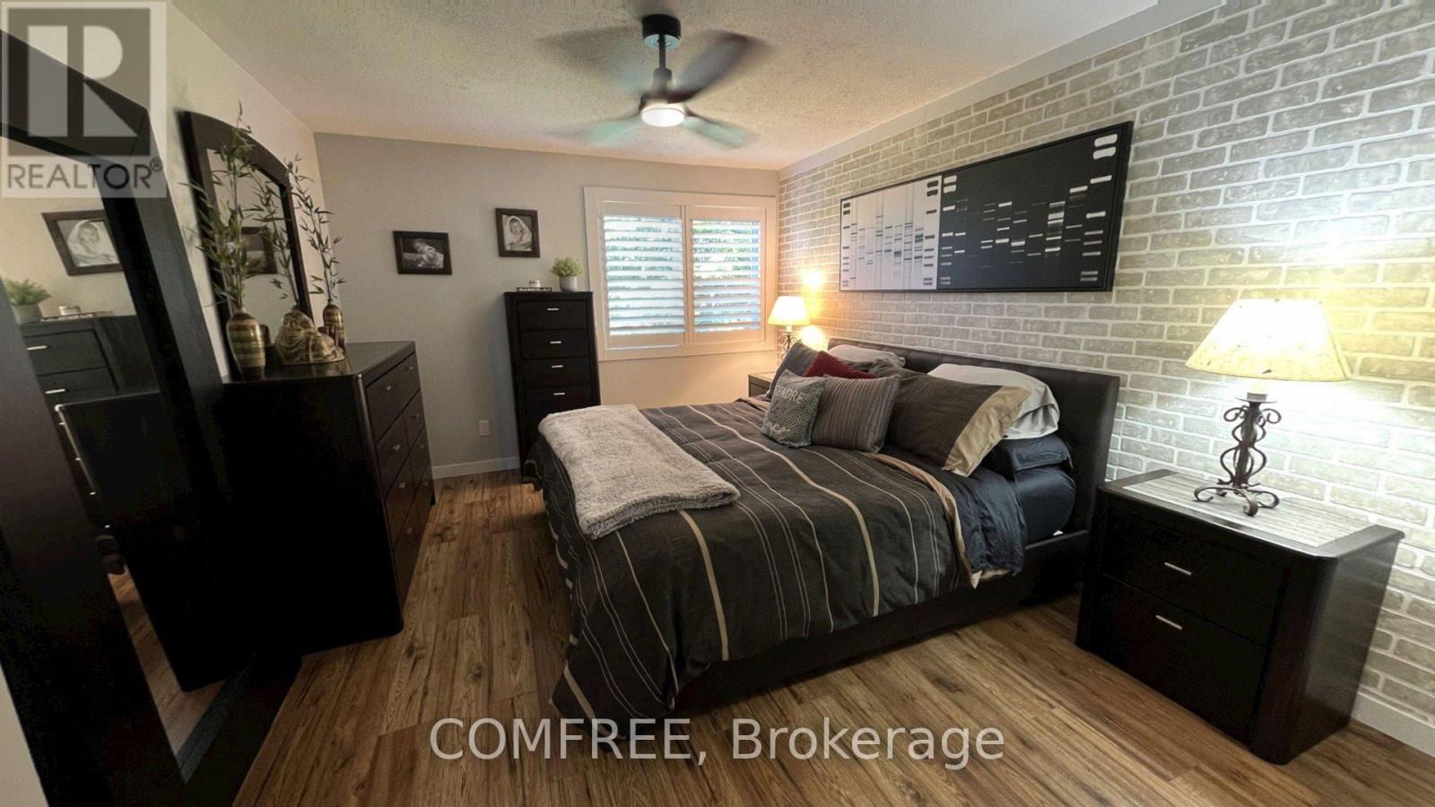 2093 BOAKE STREET - 12