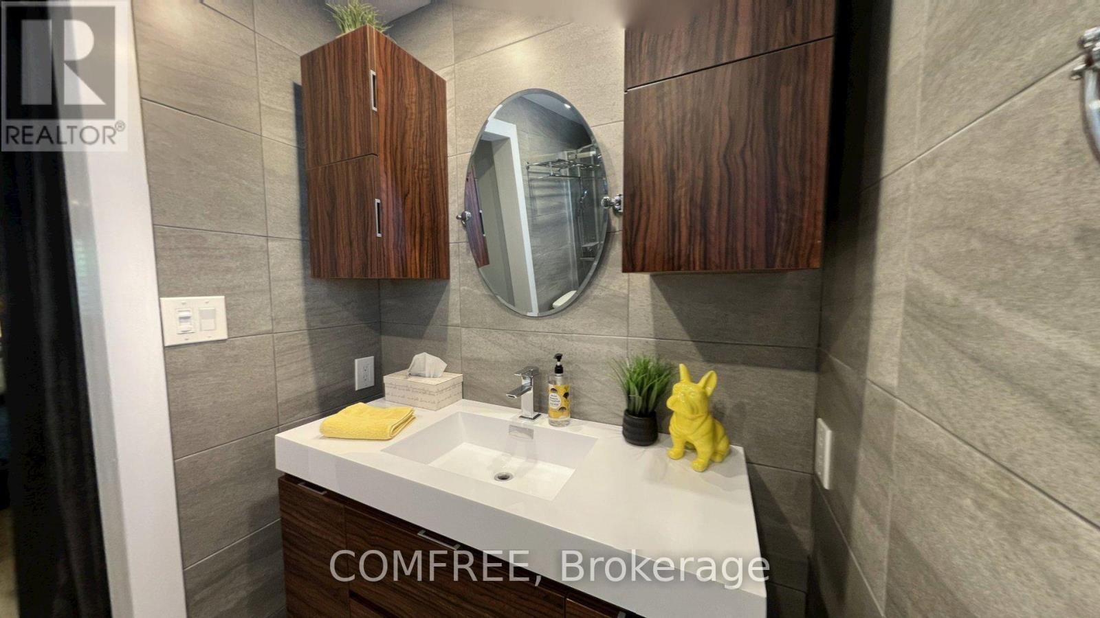 2093 BOAKE STREET - 13