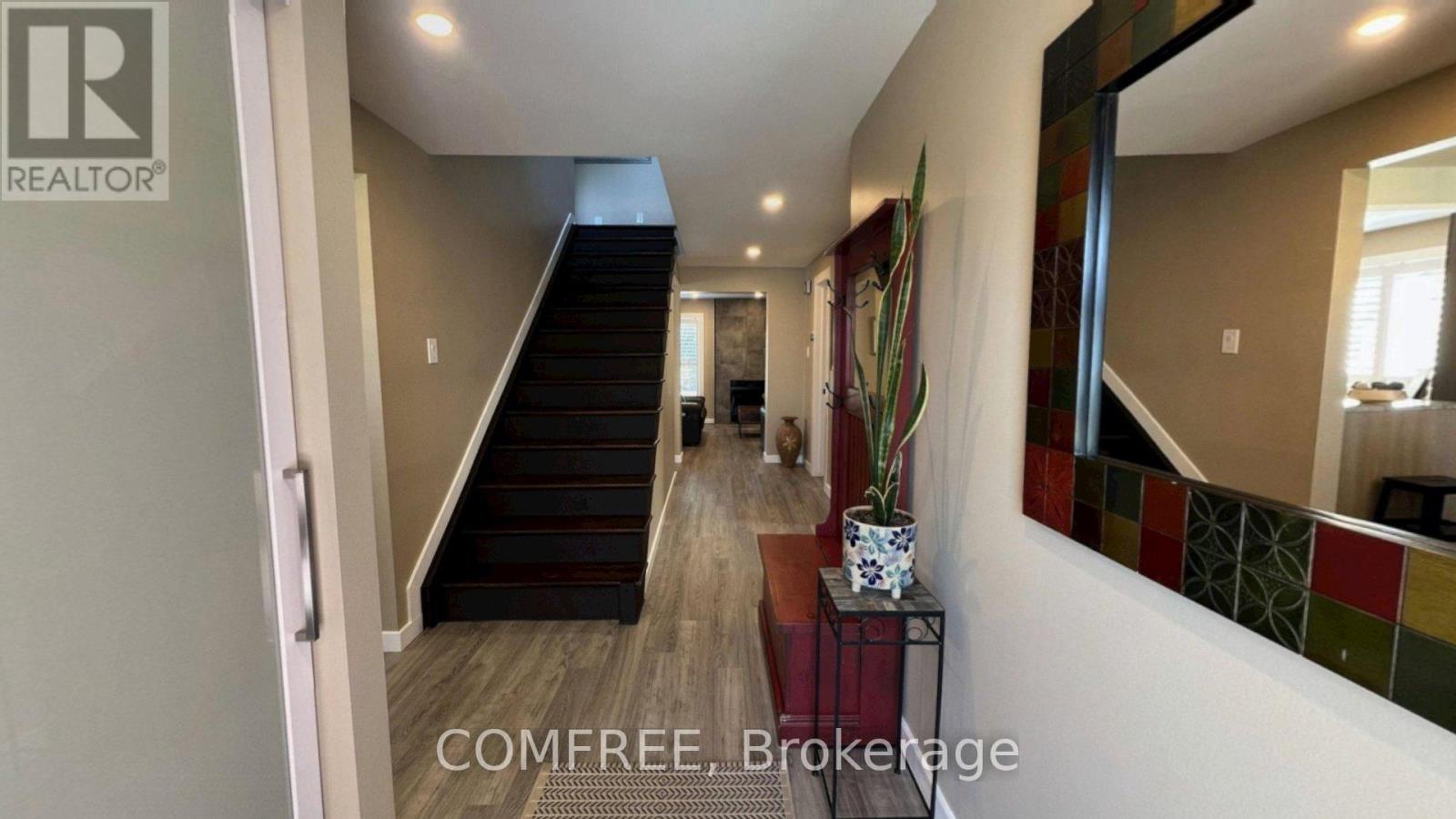 2093 BOAKE STREET - 2