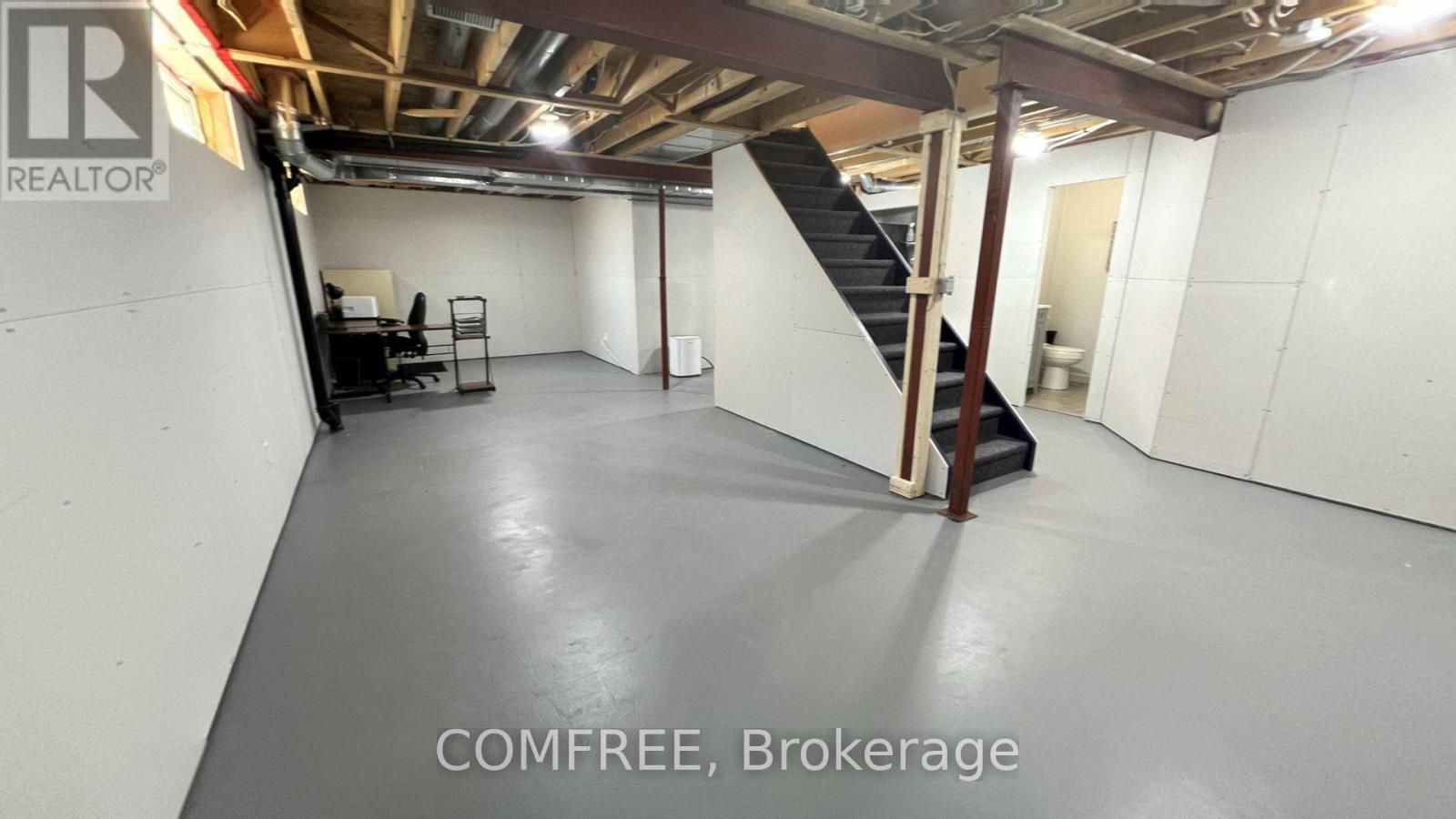 2093 BOAKE STREET - 21