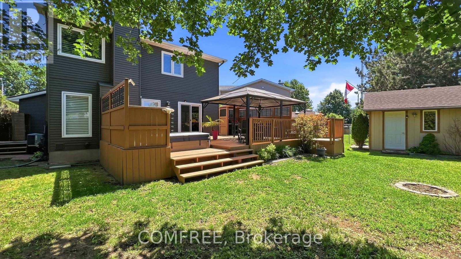 2093 BOAKE STREET - 29