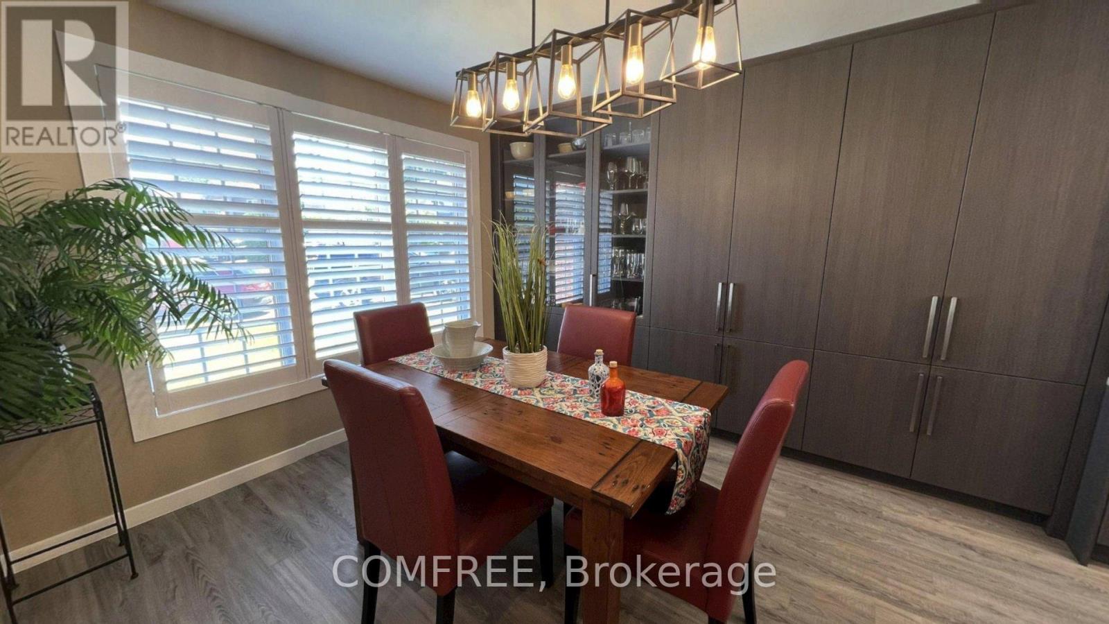 2093 BOAKE STREET - 3