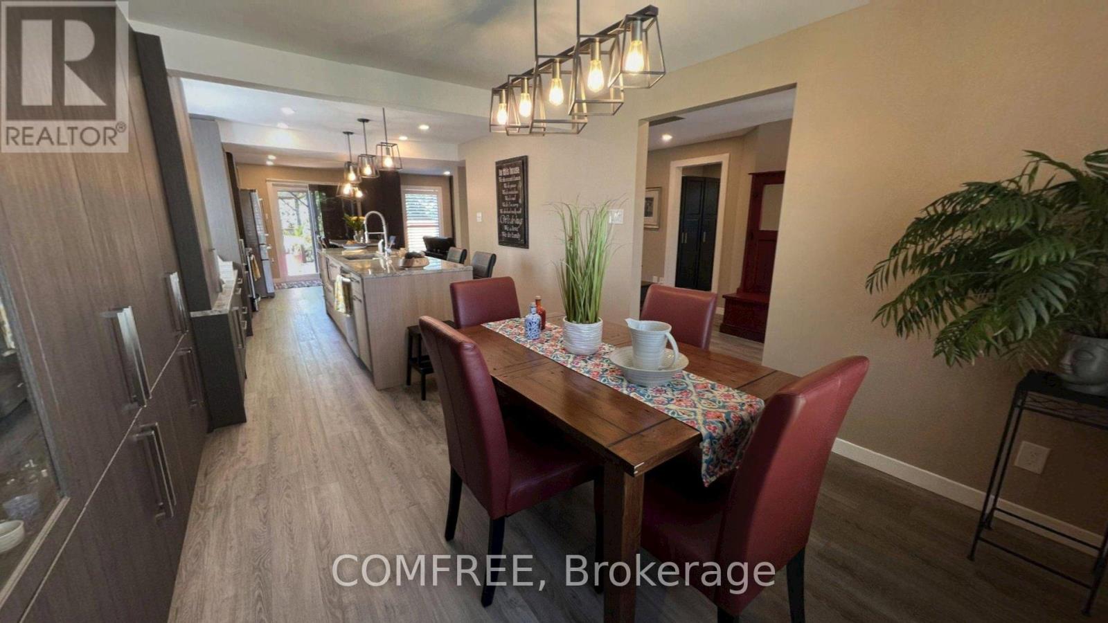2093 BOAKE STREET - 4