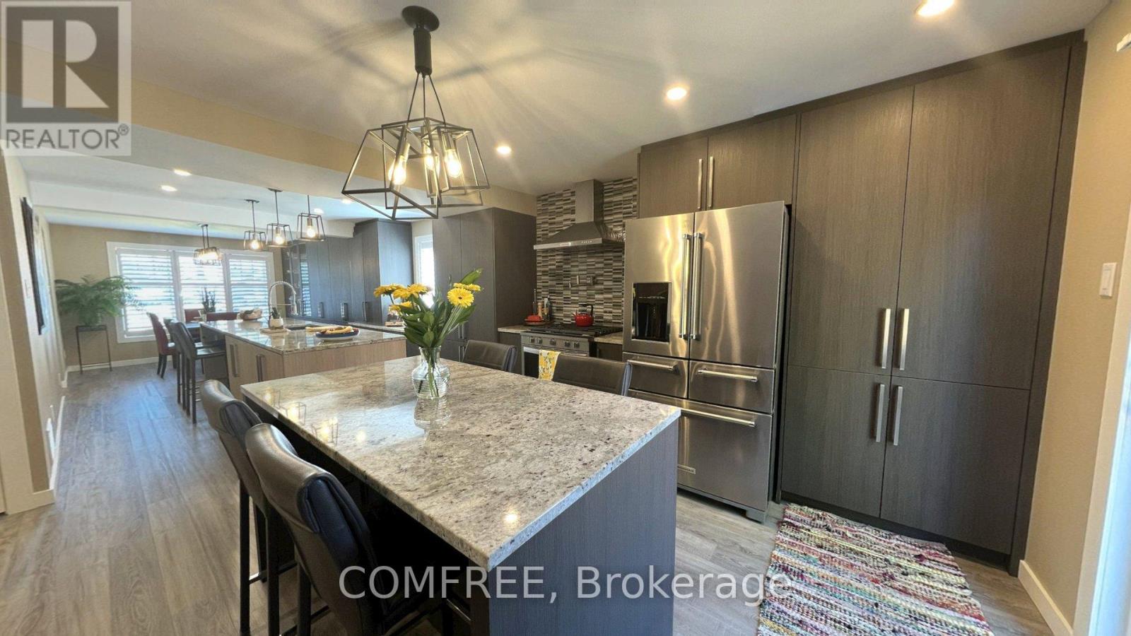 2093 BOAKE STREET - 7