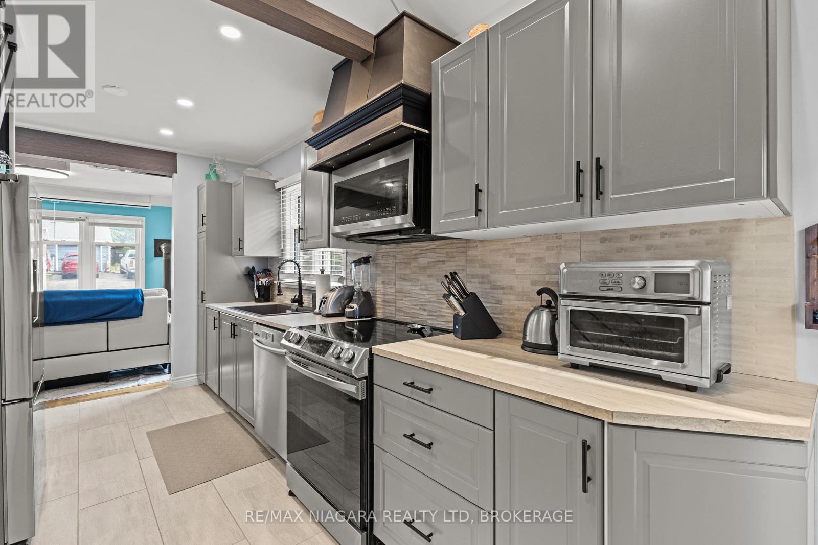5025 ALBERT STREET - 18