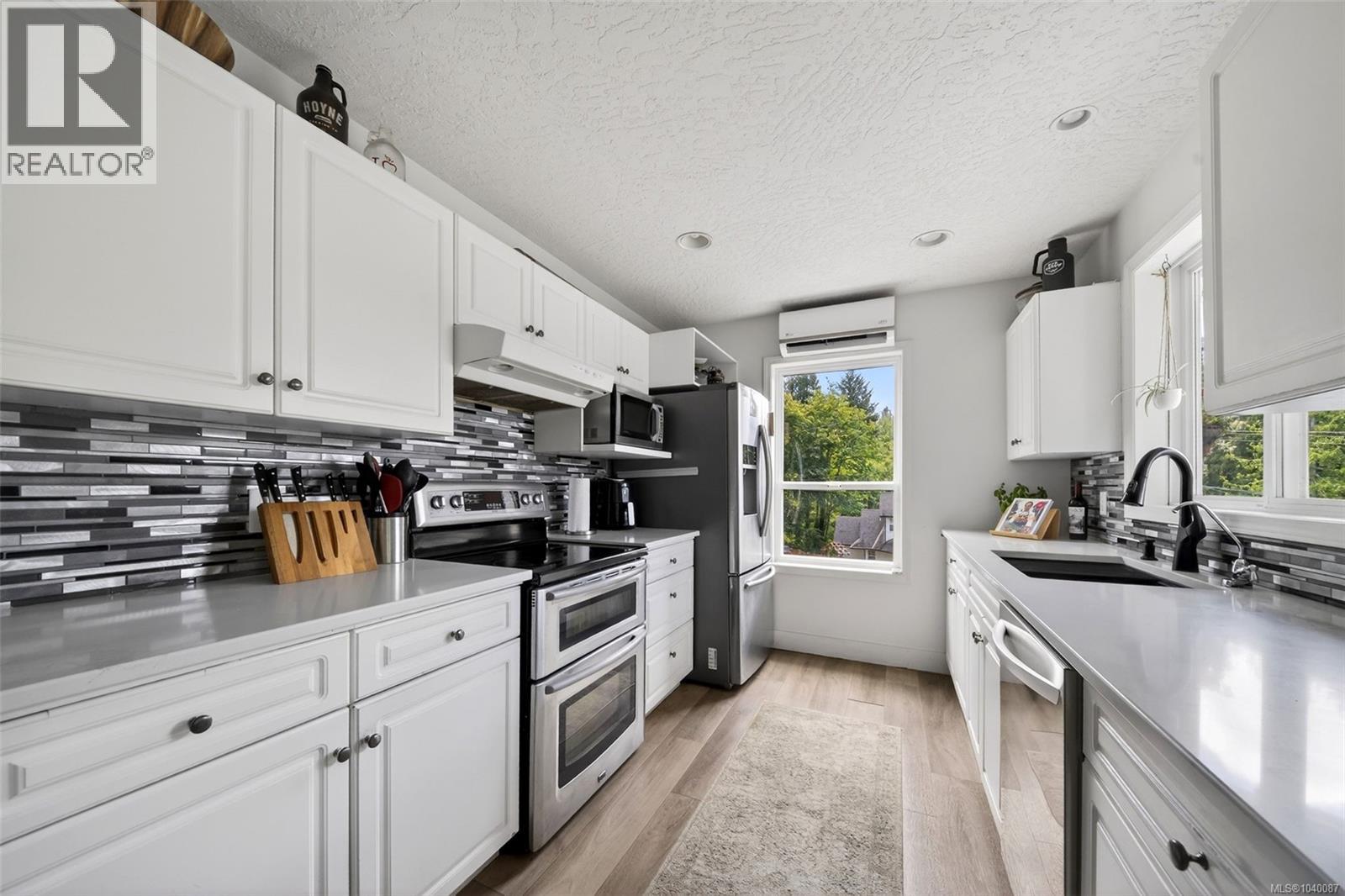 2221 Shawnigan Lake Rd - 16