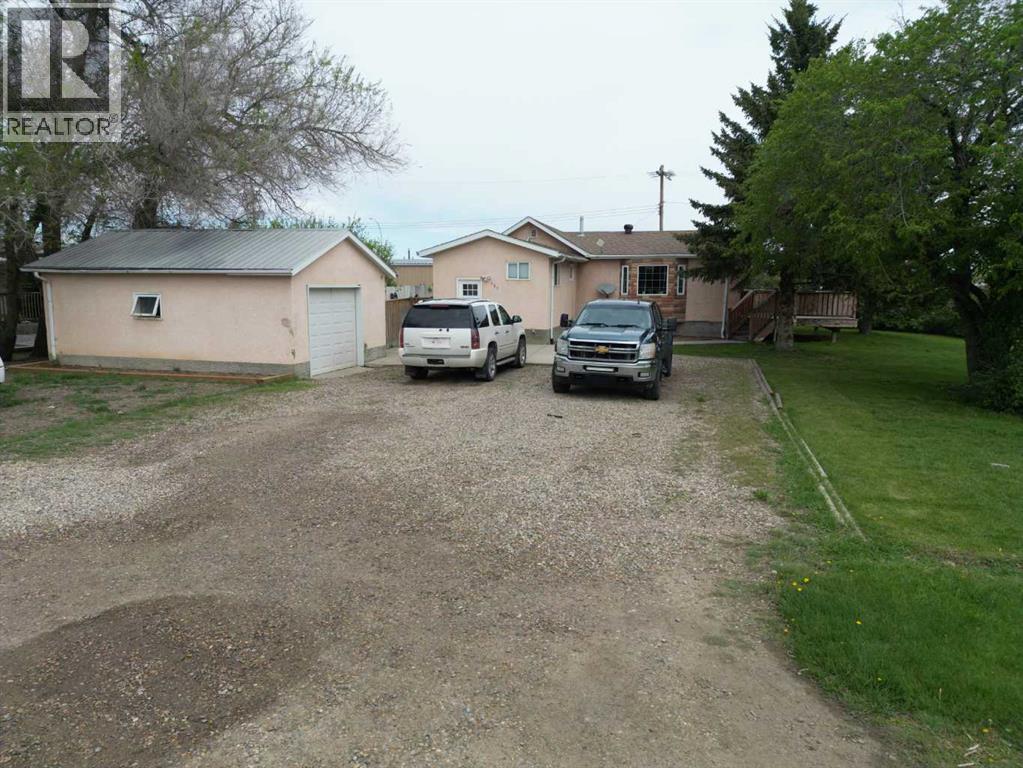 605 2 Street S — photo 44
