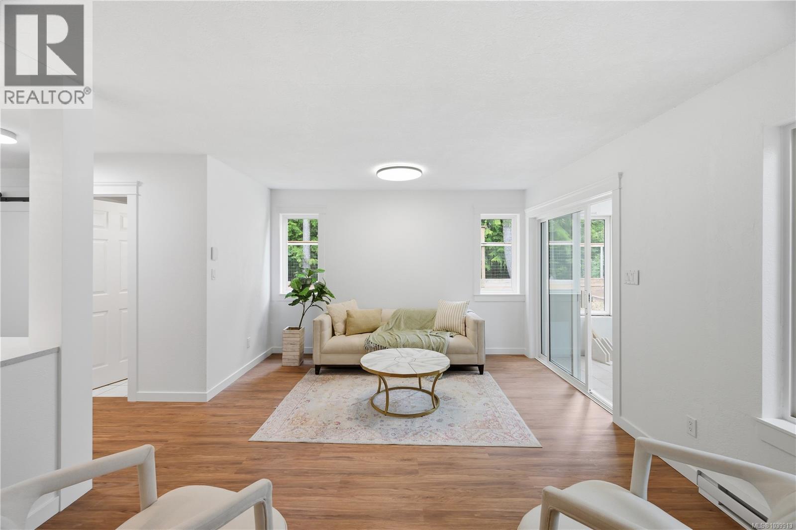 #5 215 Madill Rd - 12