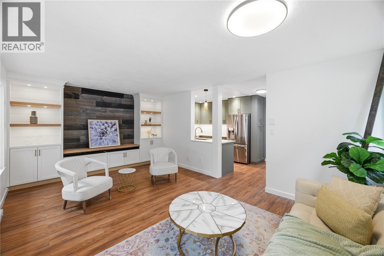 #5 215 Madill Rd - 11