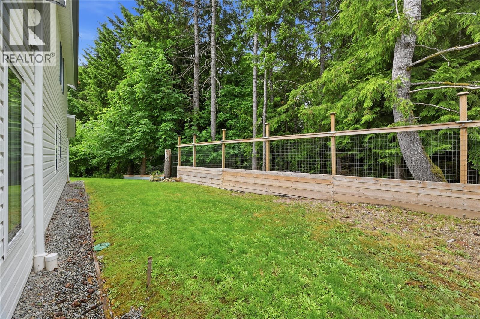 #5 215 Madill Rd - 37