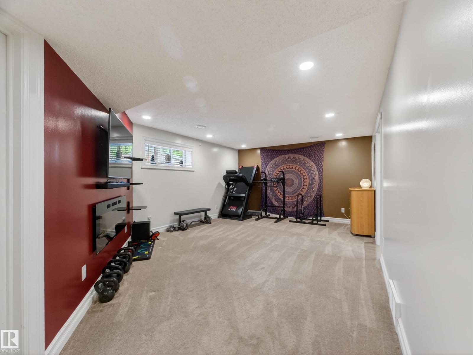 98 WELLINGTON PL — photo 53