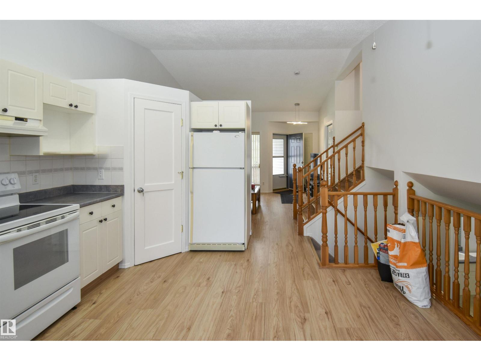 45 Landsdowne DR - 11